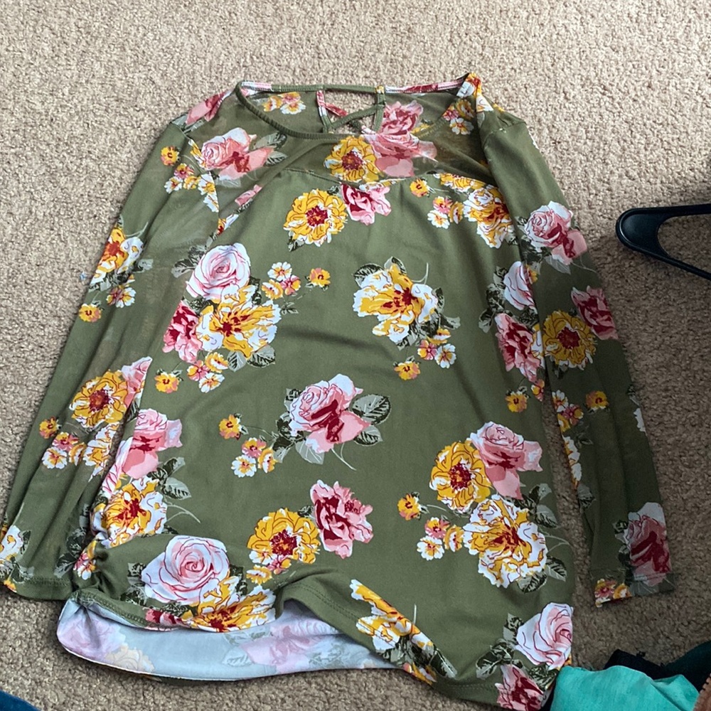 Flower along Sleeve Tshirt